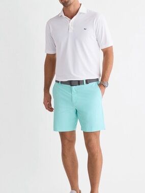 Vineyard Vines Men's On The Go Performance Golf Shorts - Size 33. Crystal Blue.